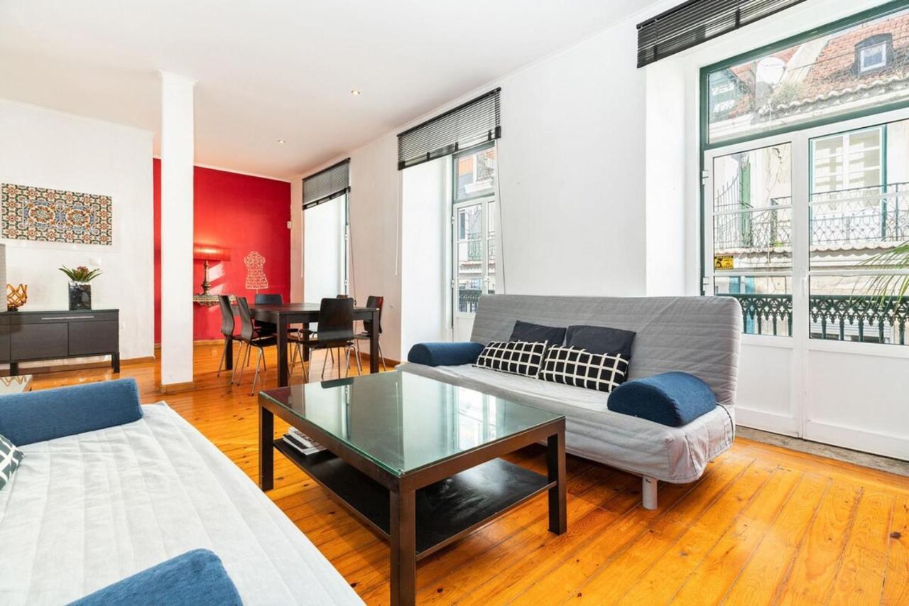 Charming 2 Bedroom Next To Praca Da Figueira Apartment Lissabon
